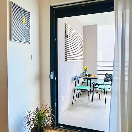 Almond 2 - Free Parking Appartement