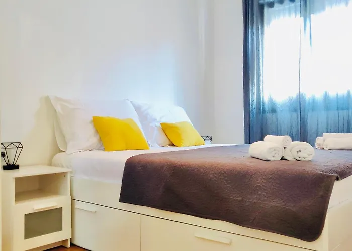 Almond 2 - Free Parking