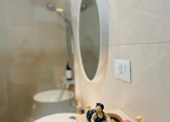 Almond 2 - Free Parking