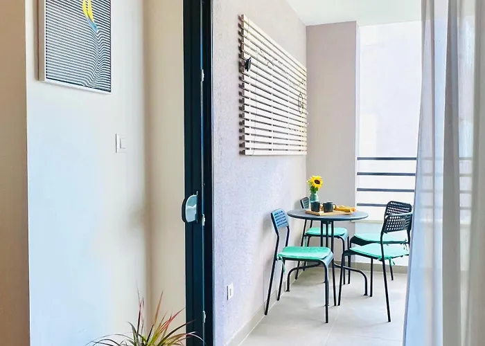 Almond 2 - Free Parking Appartement