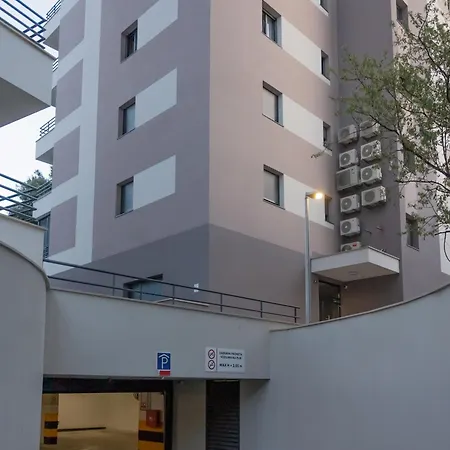 Almond 2 - Free Parking *