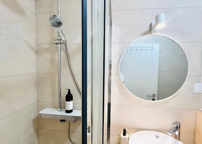 Almond 2 - Free Parking *