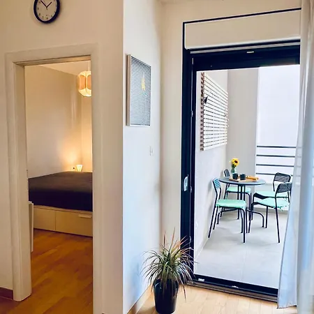 Almond 2 - Free Parking 스플리트